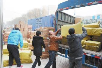 專業(yè)搬運(yùn)裝卸與安裝服務(wù) 24小時(shí)待命，打包服務(wù)全面支持